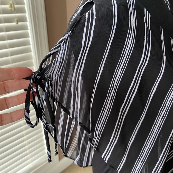 BCX Top with Black White Stripe Overlay NWT - Picture 9 of 10